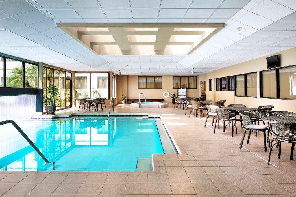 Sheraton Suites Orlando Airport | 7550 Augusta National Dr, Orlando, FL 32822, USA | Phone: (407) 240-5555
