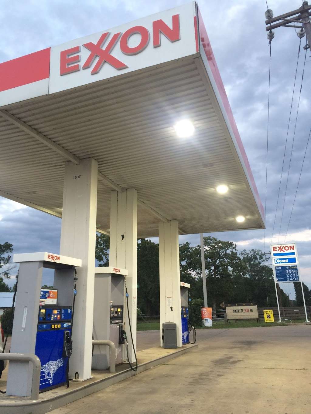 Exxon | 47506 US-290 BUS, Hempstead, TX 77445, USA | Phone: (979) 826-3601