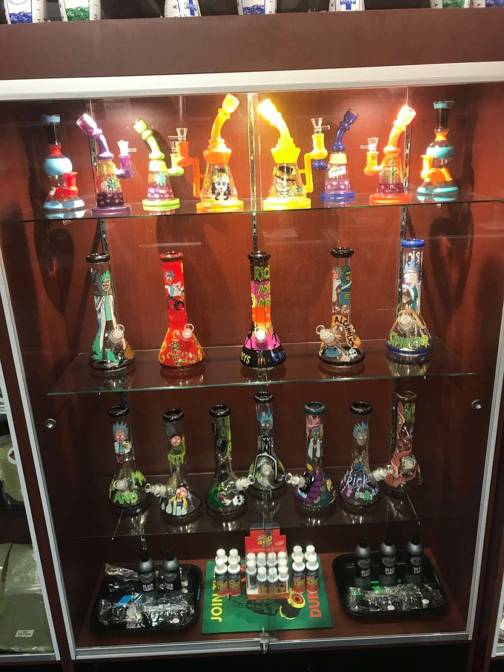 Vape & Smoke Stevensville | 4080 Red Arrow Hwy, St Joseph, MI 49085, USA | Phone: (269) 281-7411