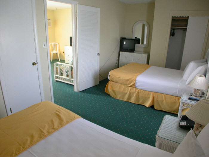 American Safari Motel | 5610 Ocean Ave, Wildwood Crest, NJ 08260, USA | Phone: (609) 522-0157