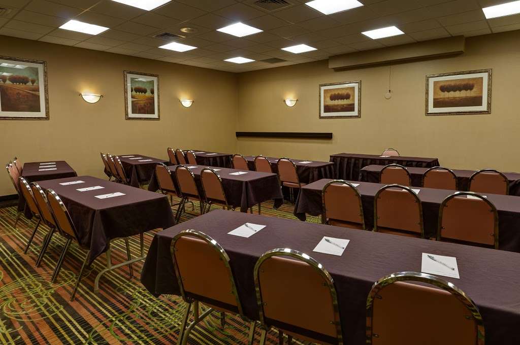Hampton Inn Chambersburg | 955 Lesher Rd, Chambersburg, PA 17202, USA | Phone: (717) 261-9185