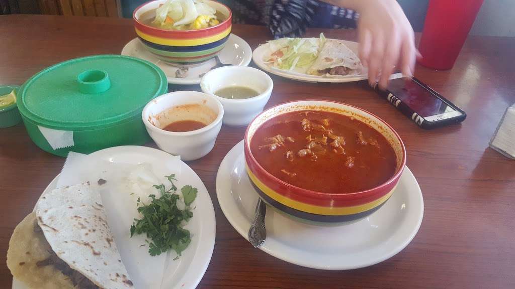 El Cacique Taqueria | 2409 N Alexander Dr, Baytown, TX 77520 | Phone: (832) 572-7147