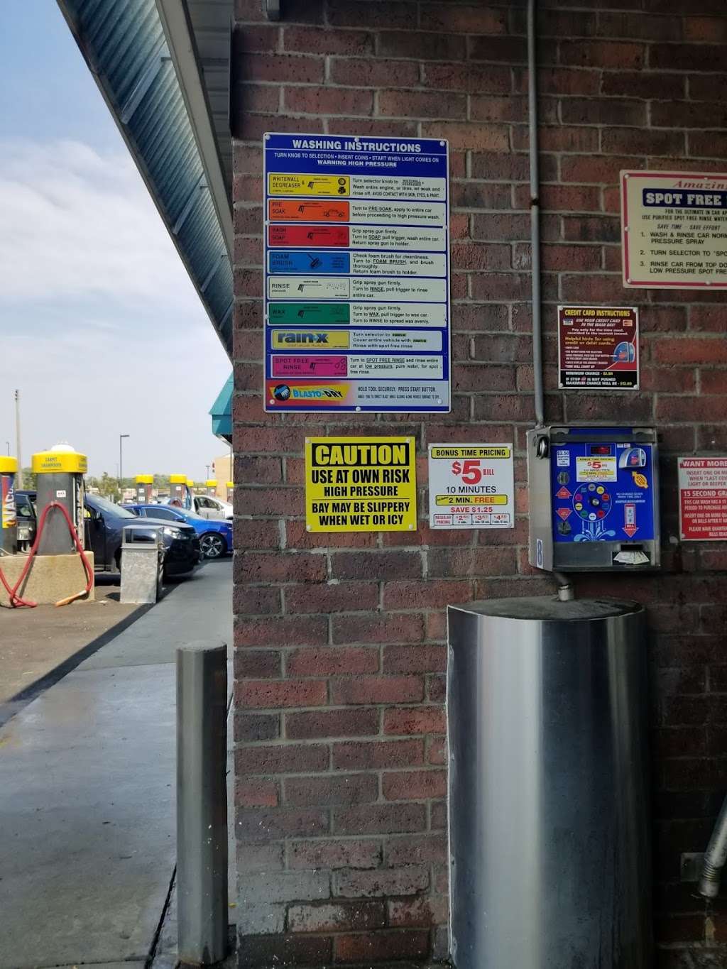 Chicagoland Car Wash Inc | 2108, 7303 W Dempster St, Niles, IL 60714, USA | Phone: (847) 967-1005