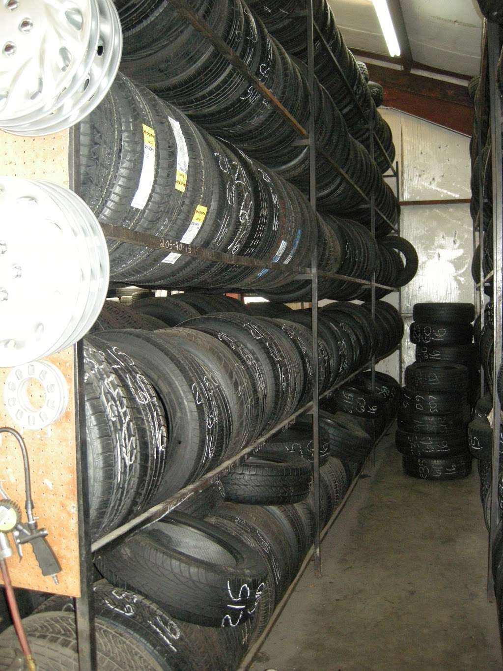 Mexicol Tire and aligment Shop | 3411 Broadway St, Houston, TX 77017, USA | Phone: (713) 847-7730