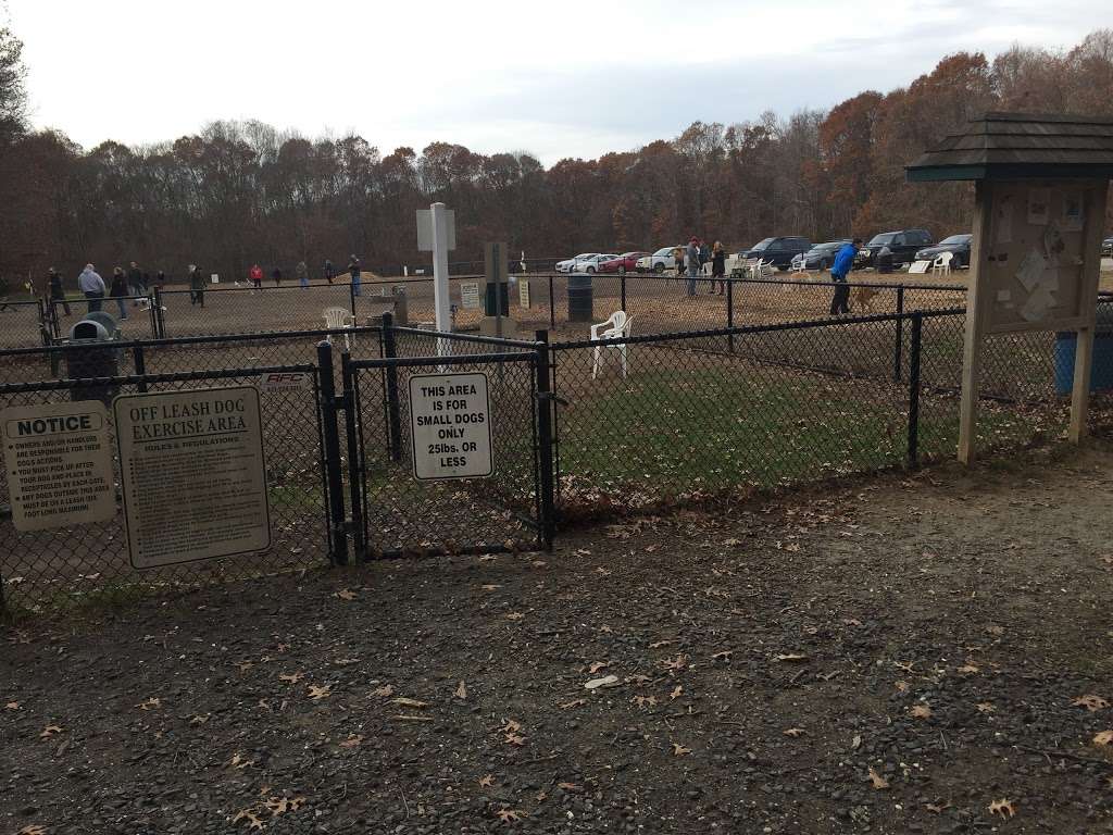 Blydenbugh Dog Park Area | Veteran, s Memorial Highway, Smithtown, NY 11788, USA | Phone: (631) 854-3712