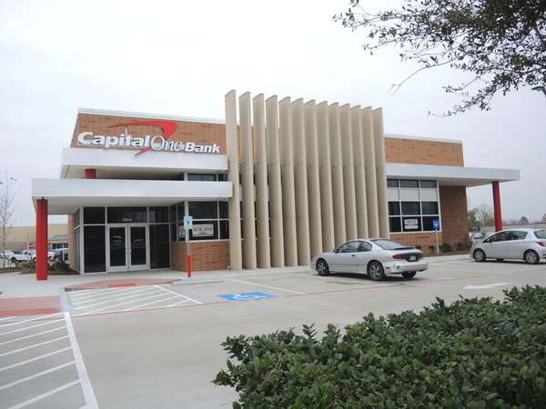 Capital One Bank | 10515 Broadway St, Pearland, TX 77584 | Phone: (281) 606-4005