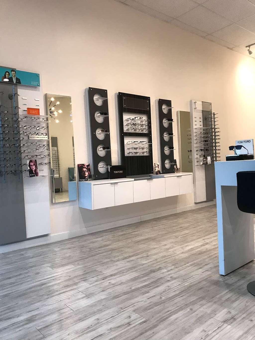 Distinctive Vision Care | 411 E Royal Ln #170, Irving, TX 75039, USA | Phone: (972) 401-2020