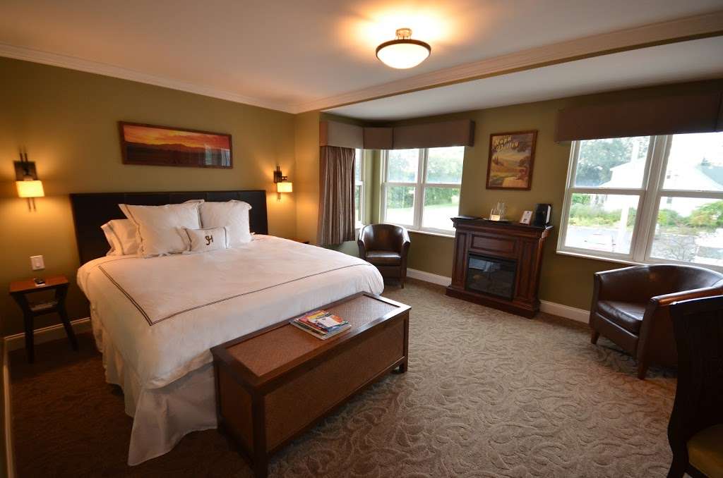 Sheridans Bed and Breakfast | 5133 S Lake Dr, Cudahy, WI 53110, USA | Phone: (414) 747-9810