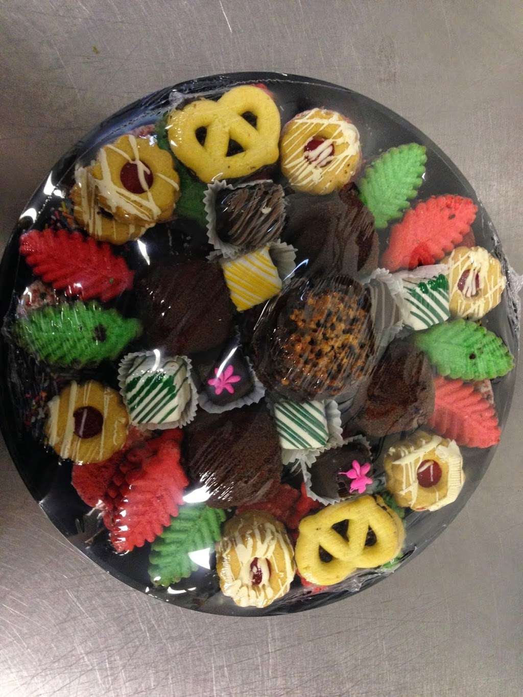 Best Cookies Shop NYC / New York Bakery Cookies | 500 W John St, Hicksville, NY 11801, USA | Phone: (516) 937-0756