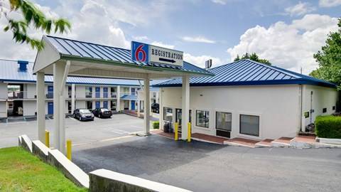 Motel 6 Atlanta, GA | 2820 Chamblee Tucker Rd, Atlanta, GA 30341, USA | Phone: (770) 458-6626