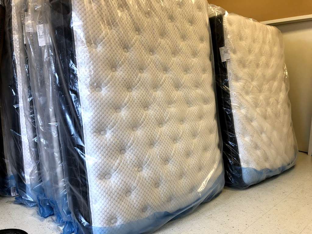 BoxDrop Mattress Warehouse of Manalapan. | 115 Park Ave, Manalapan Township, NJ 07726, USA | Phone: (551) 399-9369