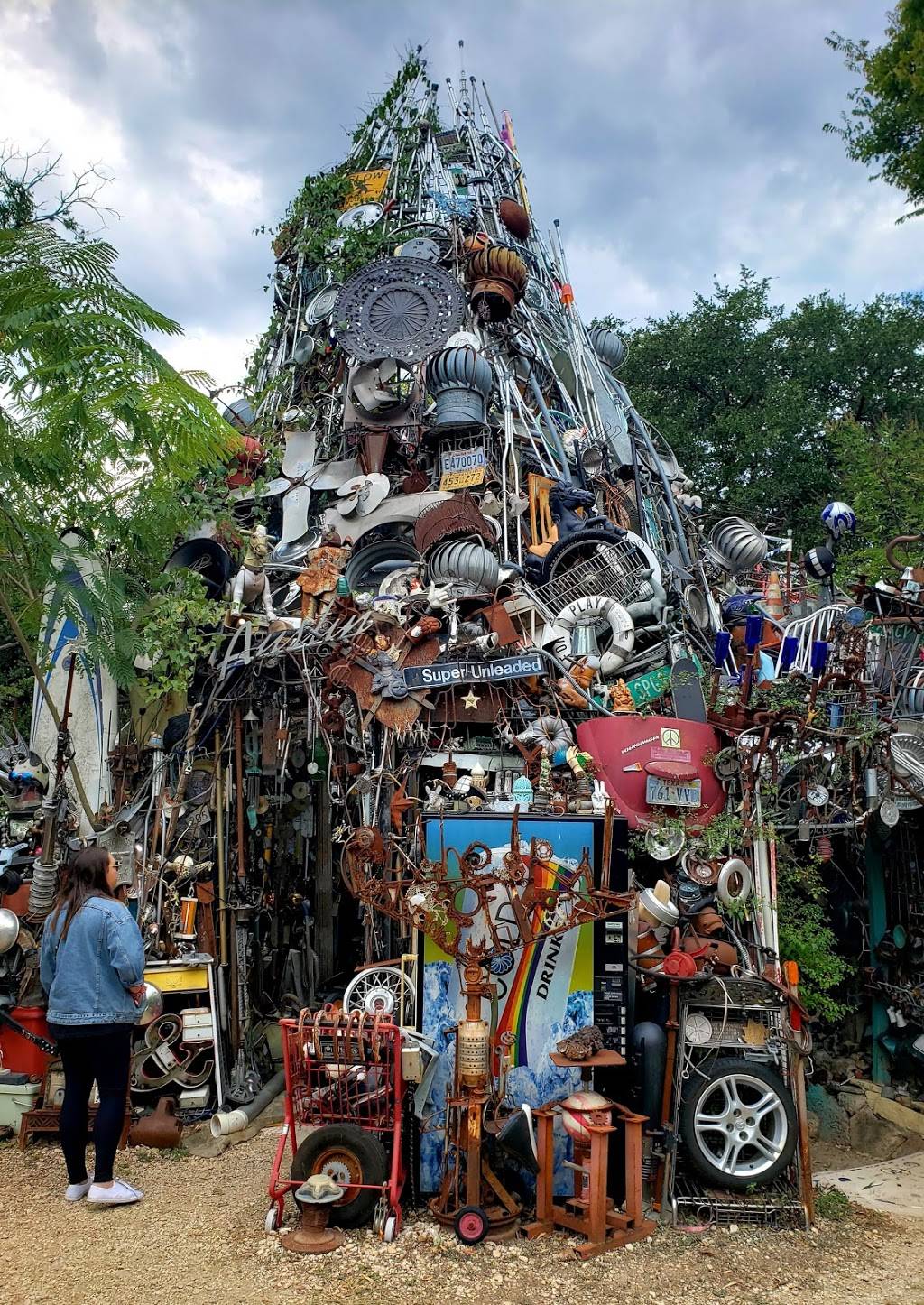 Cathedral of Junk | 4422 Lareina Dr, Austin, TX 78745, USA | Phone: (512) 299-7413