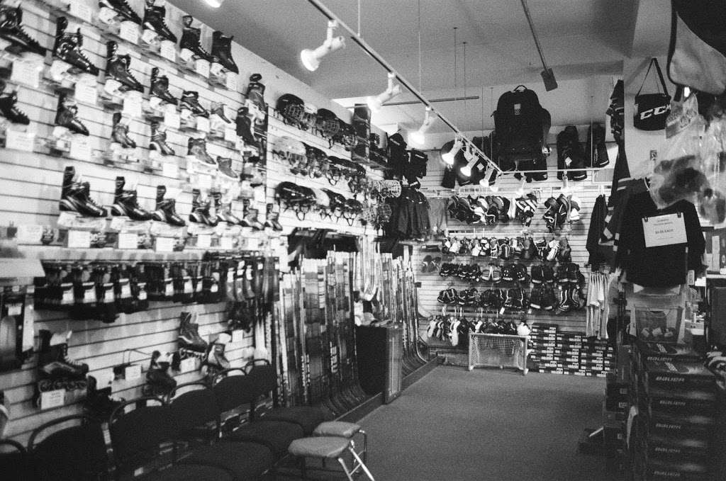 Beacon Hill Skate Shop [NJ] | at the Beacon Hill Club, 250 Hobart Ave, Summit, NJ 07901, USA | Phone: (908) 277-6688