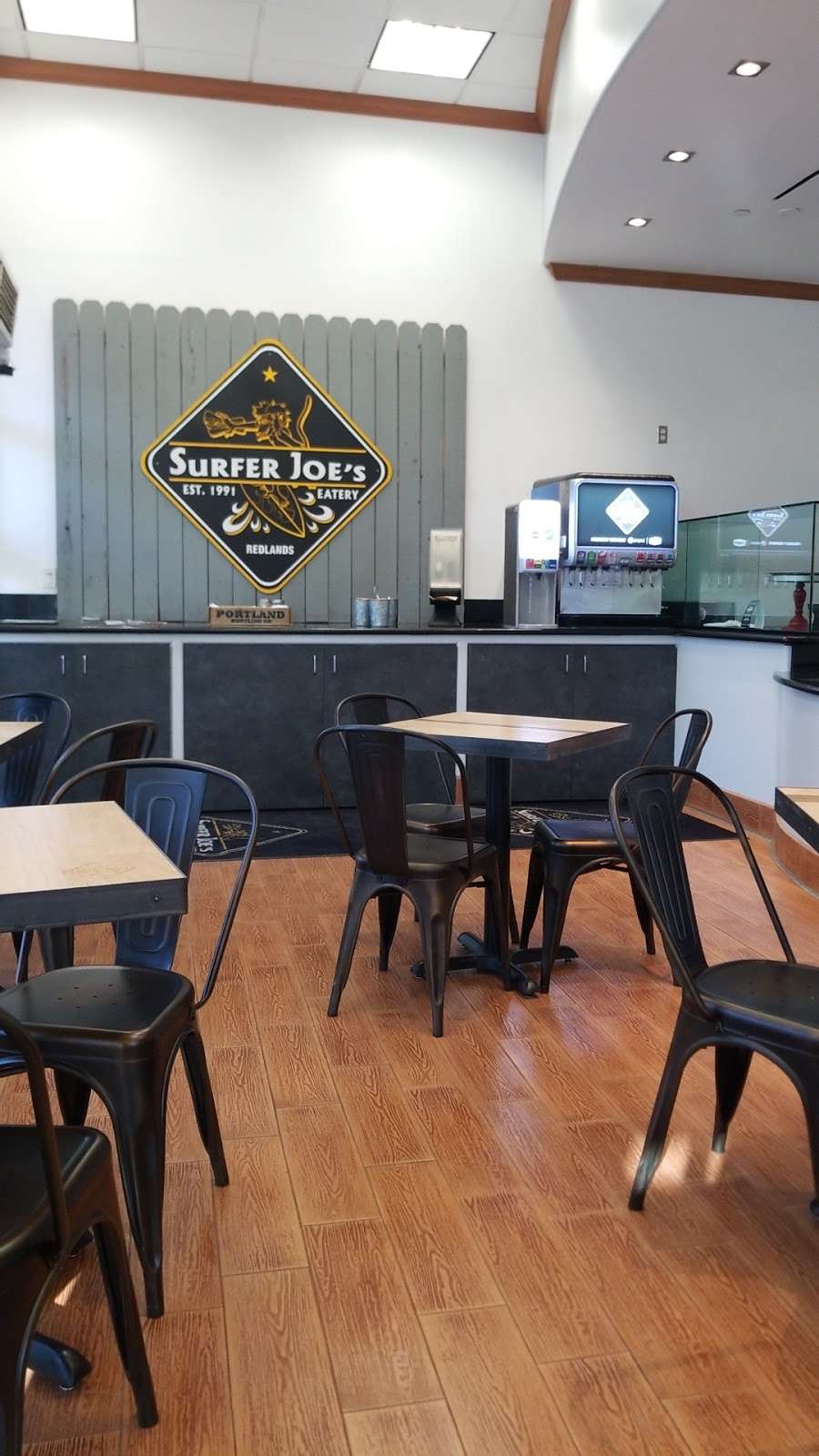 Surfer Joes Eatery Redlands | 2351 W Lugonia Ave, Redlands, CA 92374, USA | Phone: (909) 801-0481