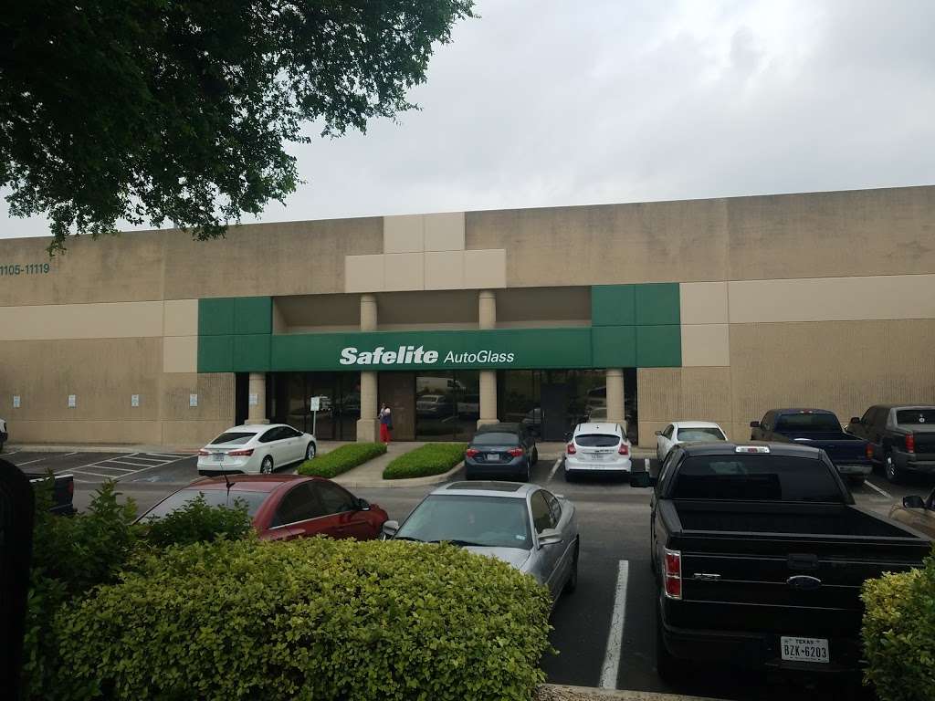 Safelite AutoGlass | 11105 Landmark 35 Dr, San Antonio, TX 78233, USA | Phone: (210) 390-1889