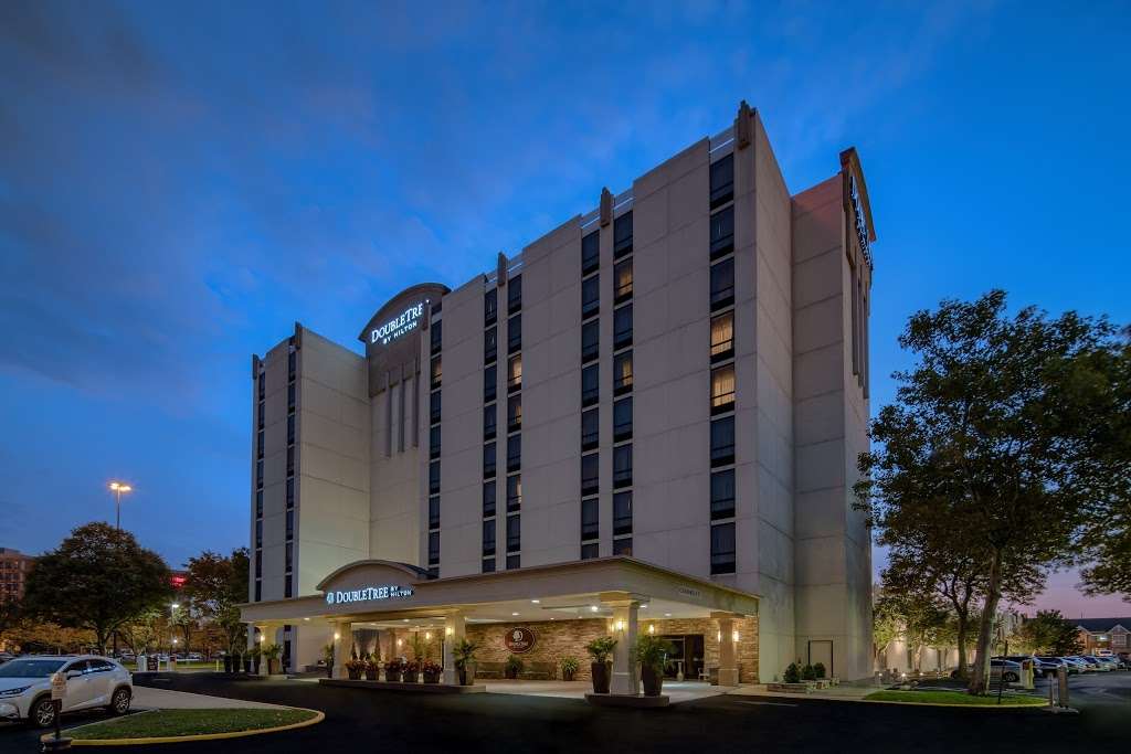 DoubleTree by Hilton Hotel Philadelphia Airport | 4509 Island Ave, Philadelphia, PA 19153 | Phone: (215) 365-4150