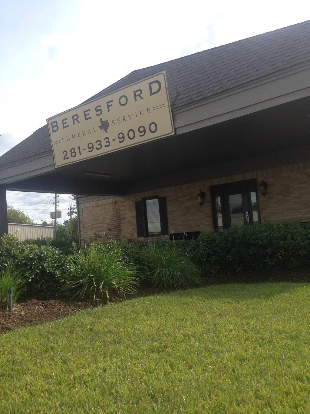 Beresford Funeral Service | 13501 Alief Clodine Rd, Houston, TX 77082 | Phone: (281) 933-9090