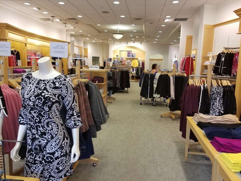 Talbots | 780 Shoppes Blvd, North Brunswick Township, NJ 08902, USA | Phone: (732) 214-1258