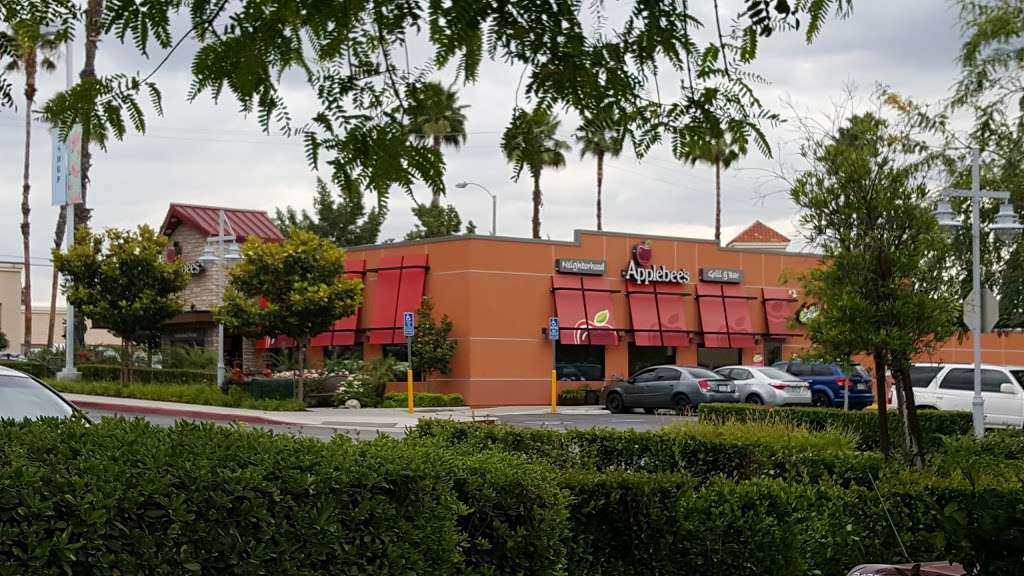 Applebees Grill + Bar | 377 N Citrus Ave, Azusa, CA 91702, USA | Phone: (626) 334-5103