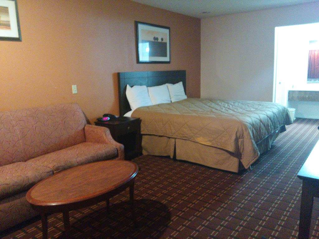 Executive Inn & Suites Houston | 6711 Telephone Rd, Houston, TX 77061, USA | Phone: (713) 645-7666