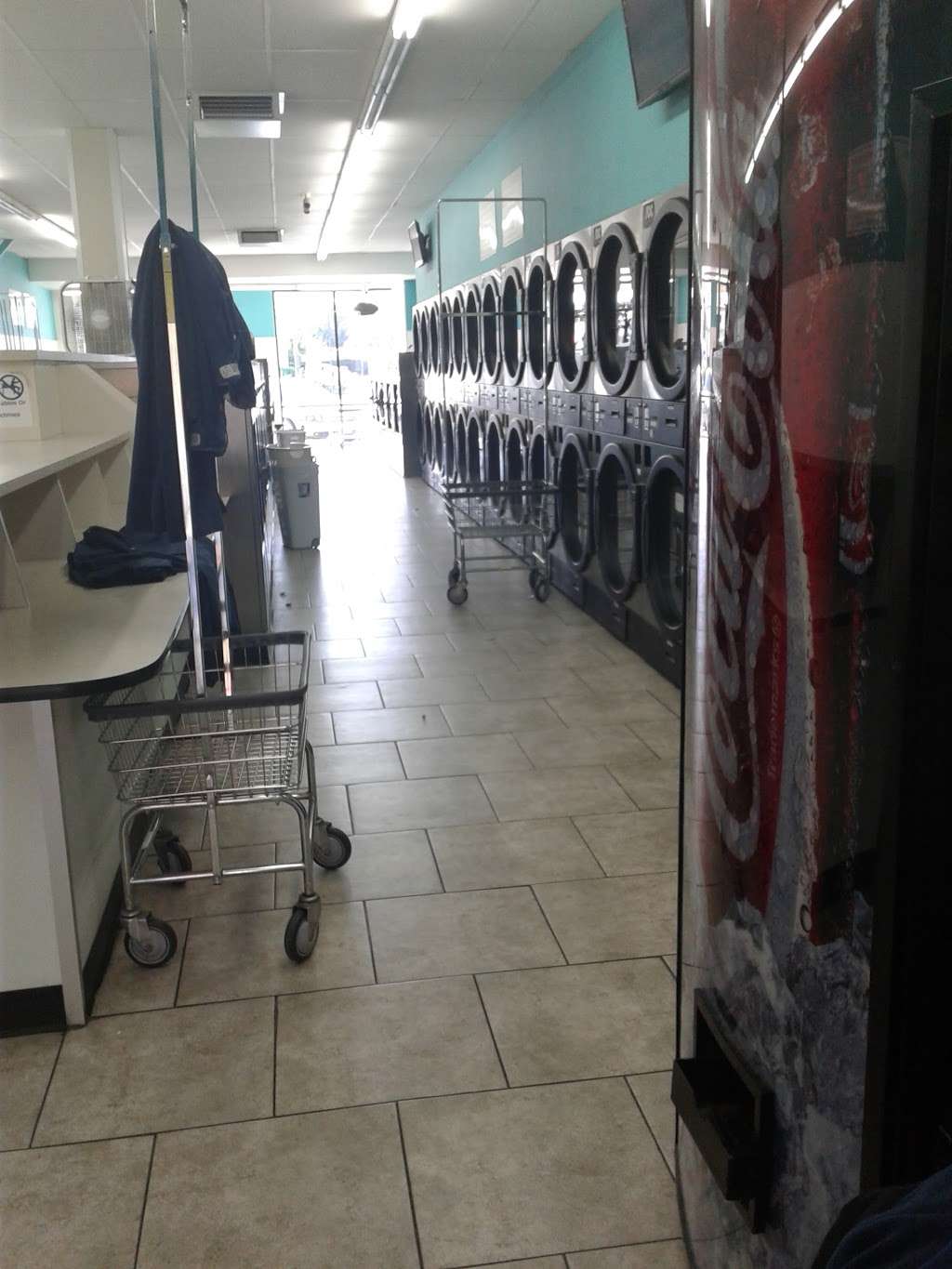 Free Dry Laundromat | 1725 W Chapman Ave, Orange, CA 92868, USA | Phone: (714) 759-4647