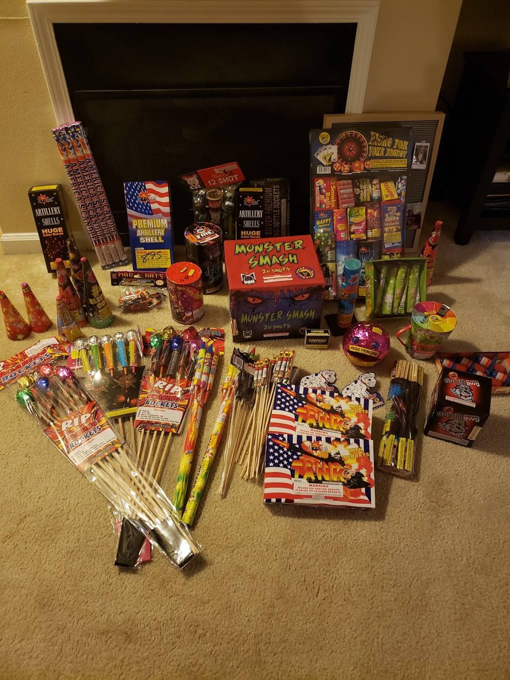 Hee Haw Fireworks | 846 Louisville Hwy, Goodlettsville, TN 37072, USA | Phone: (615) 851-8678