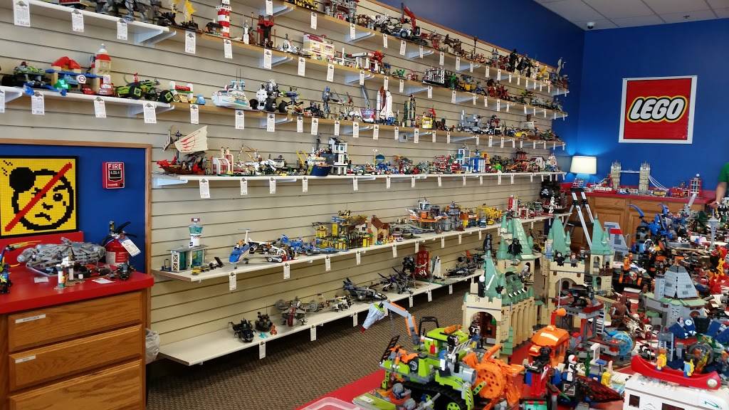 Bricks & Minifigs | 1721 N Dysart Rd #108, Avondale, AZ 85392, USA | Phone: (623) 518-3113