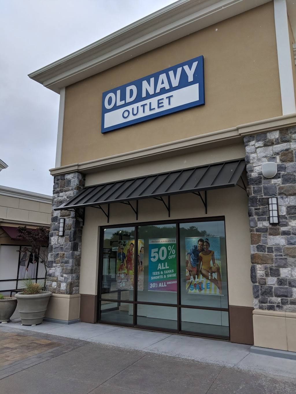 Old Navy Outlet | 1600 Premium Outlets Blvd Suite 335, Norfolk, VA 23502 | Phone: (757) 389-7545