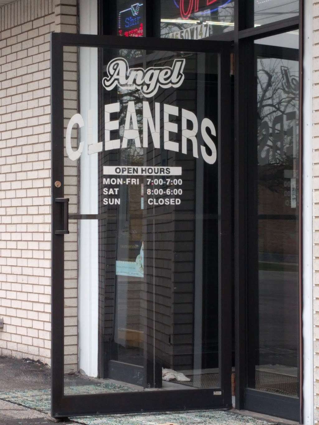 Angel Cleaners - laundry  | Photo 2 of 2 | Address: 4650 147th St, Midlothian, IL 60445, USA | Phone: (708) 597-8387