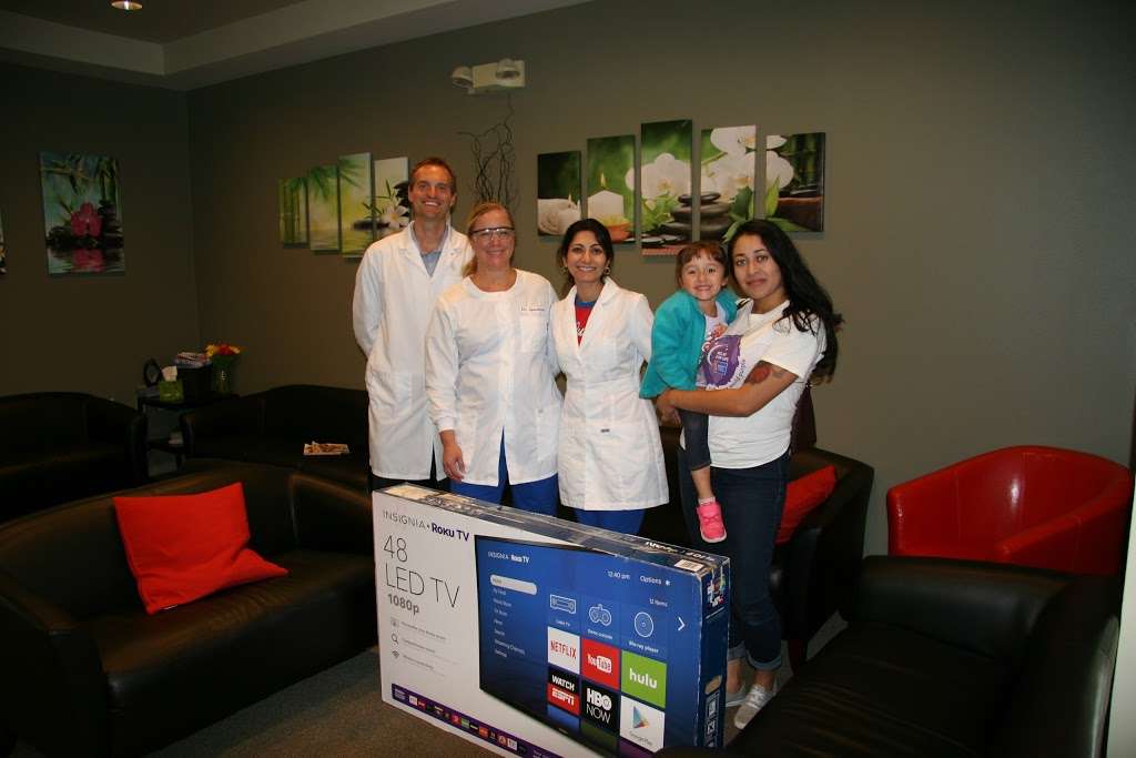 Village Green Dental Center | 2853 E New York St, Aurora, IL 60502 | Phone: (630) 233-9136