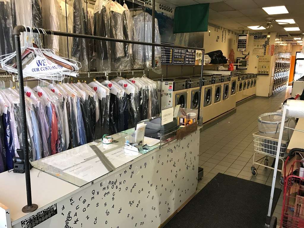 24508 Laundromat & Service (Evergreen Laundromat) | 245 Horace Harding Expy #08, Little Neck, NY 11362 | Phone: (347) 836-8749