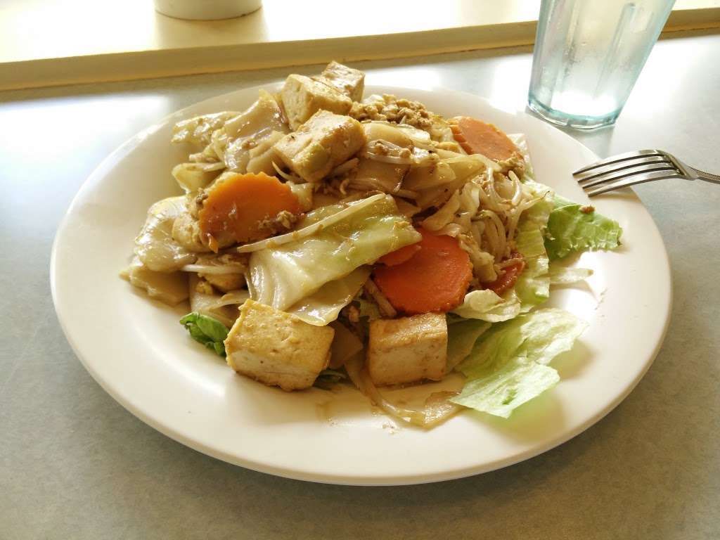 Khun Kay Thai Cafe | 1209 Montrose Blvd, Houston, TX 77019, USA | Phone: (713) 524-9614