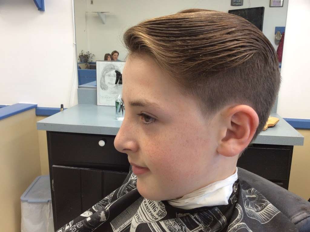 Warfields Barber Styling Salon | 4882 Montgomery Rd, Ellicott City, MD 21043, USA | Phone: (410) 750-6205