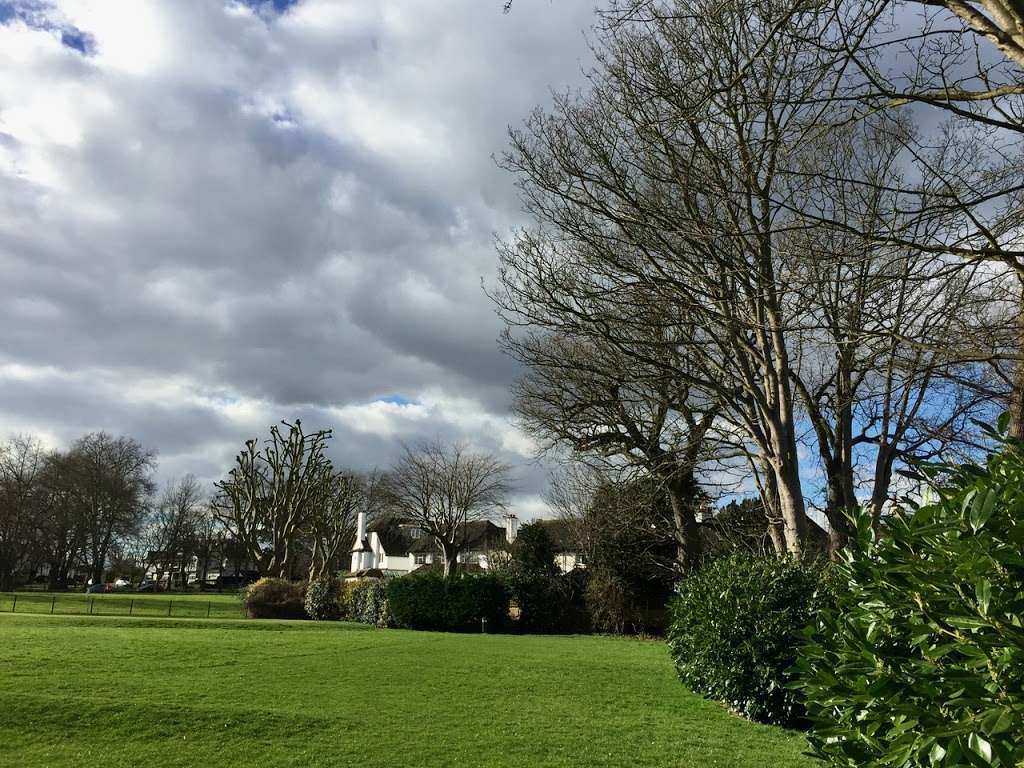 Palewell Park | Enmore Gardens, London SW14 8RF, UK | Phone: 020 8891 1411