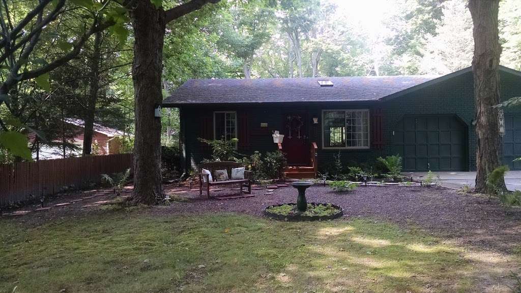 Pine Garden Cottage | 6451 E Chikaming, Sawyer, MI 49125, USA | Phone: (708) 712-5304
