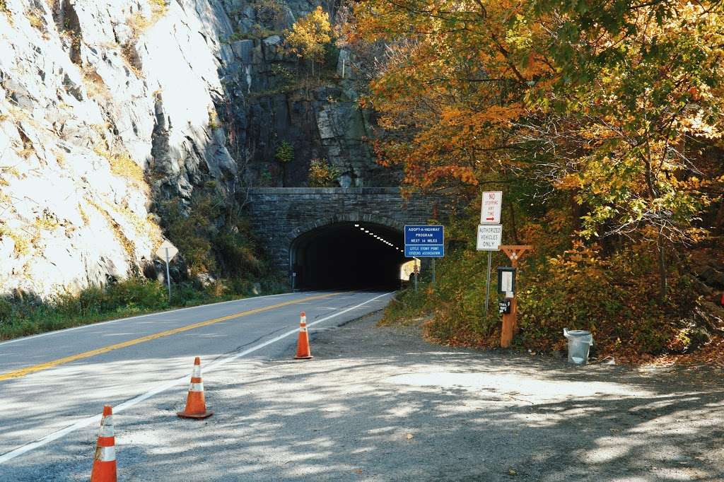 Breakneck Mountain Trailhead | 482-, 498 Bear Mountain-Beacon Hwy, Cold Spring, NY 10516