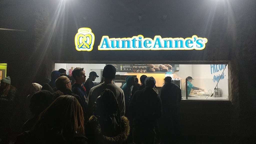 Auntie Annes | 4545 Worlds of Fun Ave, Kansas City, MO 64161, USA | Phone: (816) 454-4545