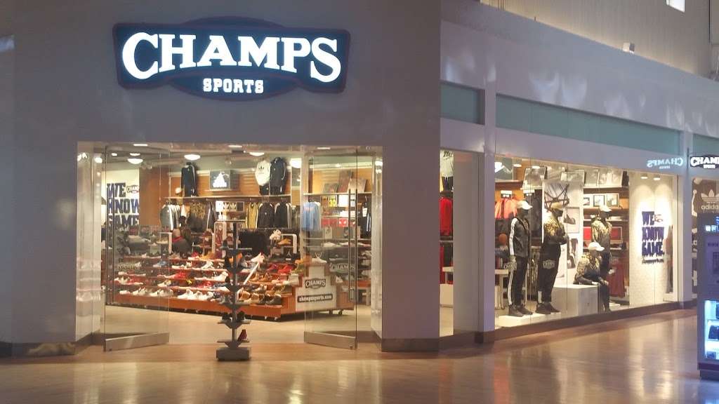 Champs Sports | 6170 Grand Ave Suite 643, Gurnee, IL 60031, USA | Phone: (847) 855-0273