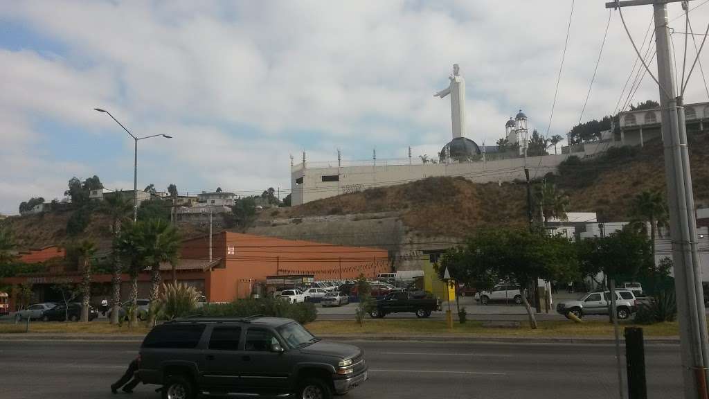 El Cristo De Tijuana (iglesia Cristo Rey) | Av de los Insurgentes 4988, Los Alamos, 22110 Tijuana, B.C., Mexico