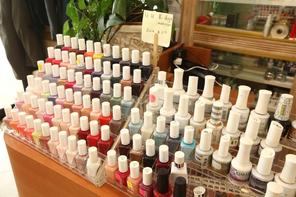 Youngs Nail Studio | 295 Princeton Hightstown Rd #4, Princeton Junction, NJ 08550, USA | Phone: (609) 275-0222