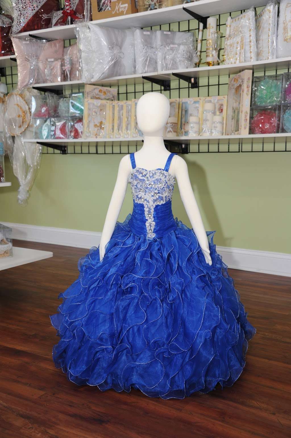 Julies Garments & Celebrations | 1570 Red Lion Rd, Bear, DE 19701, USA | Phone: (302) 261-6083