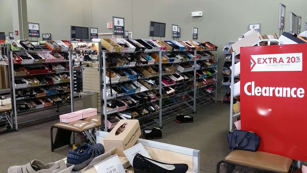 DSW Designer Shoe Warehouse | 5031 Shoppes Blvd, Moosic, PA 18507, USA | Phone: (570) 941-0970