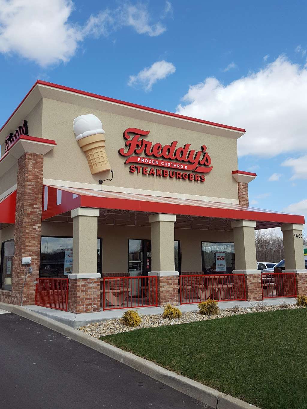 Freddys Frozen Custard & Steakburgers | 3660 Jonathan Moore Pike, Columbus, IN 47201, USA | Phone: (812) 799-0509