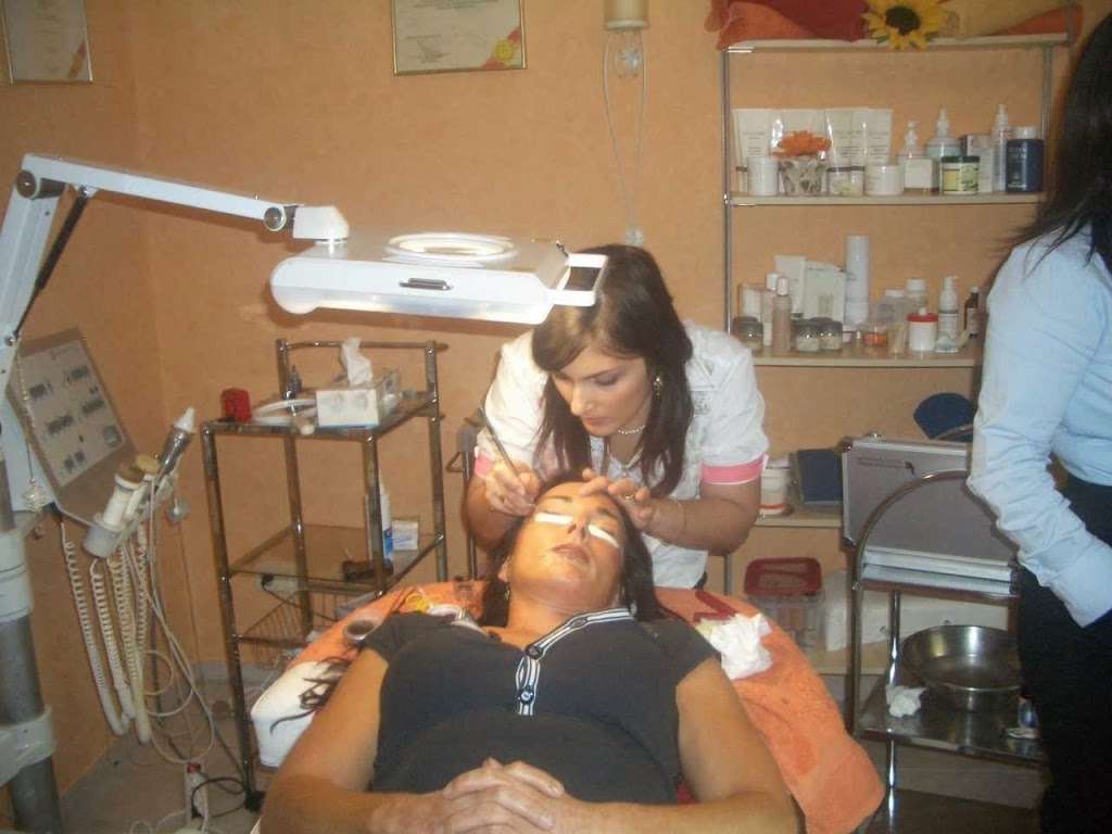 Derma Contour Int. Beauty Academy Abuja Nigeria | 66 Bygrove, New Addington, Croydon CR0 9DG, UK | Phone: 0812 891 8859