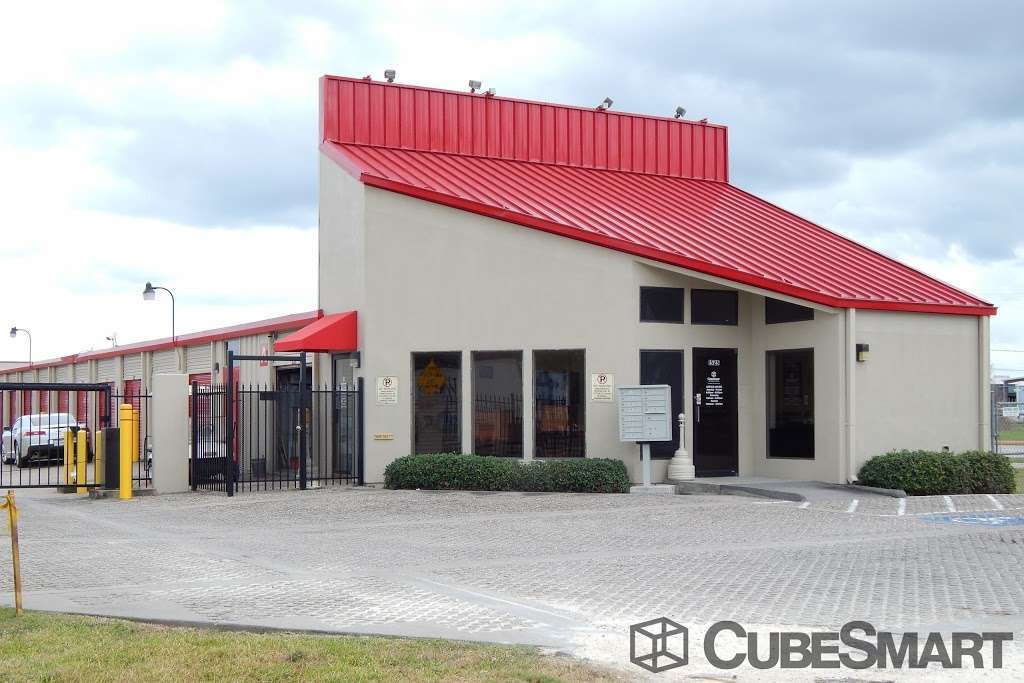 CubeSmart Self Storage | 1525 N Main St, Pearland, TX 77581, USA | Phone: (281) 485-8598