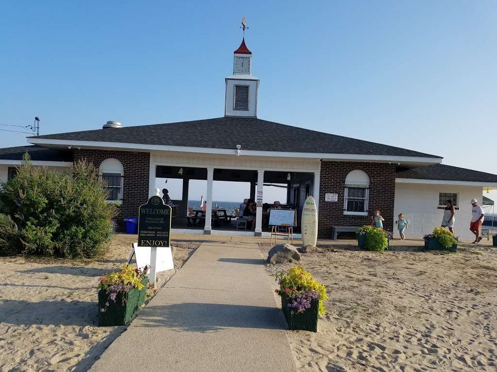 Amityville Municipal Bathing Beach Park | 328 Grand Central Ave, Amityville, NY 11701