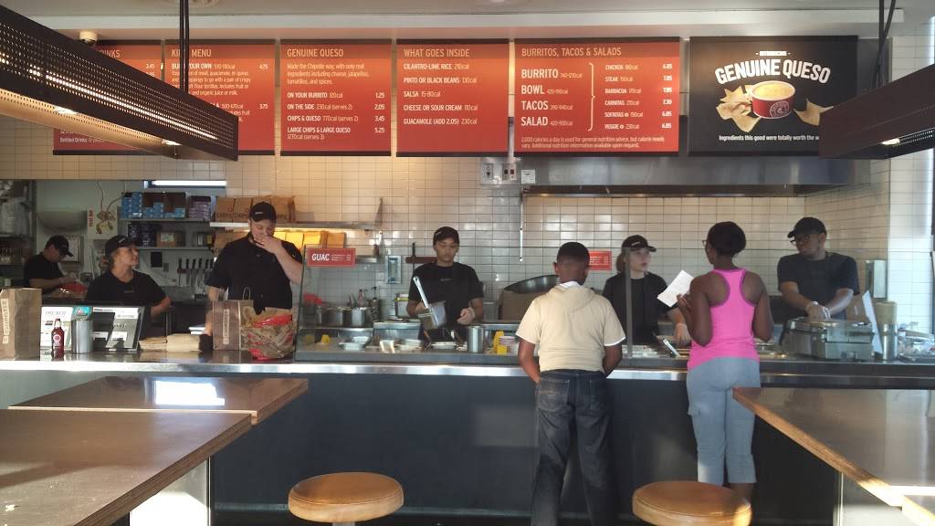 Chipotle Mexican Grill | 695 W Waterloo St, Canal Winchester, OH 43110, USA | Phone: (614) 321-3840