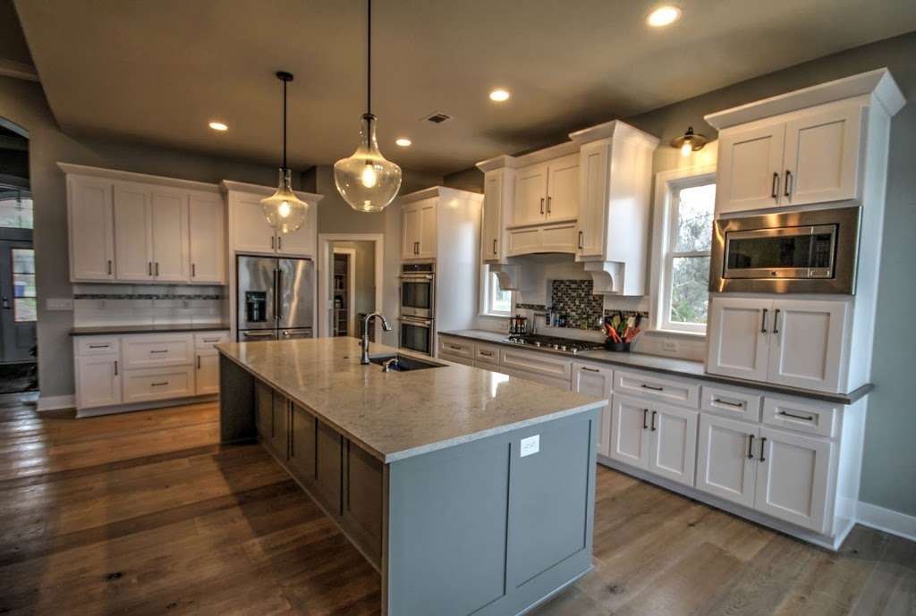 CUSTOM CABINETS BY LAWRENCE CONSTRUCTION INC | 1427 Merriam Ln, Kansas City, KS 66103, USA | Phone: (913) 208-9797