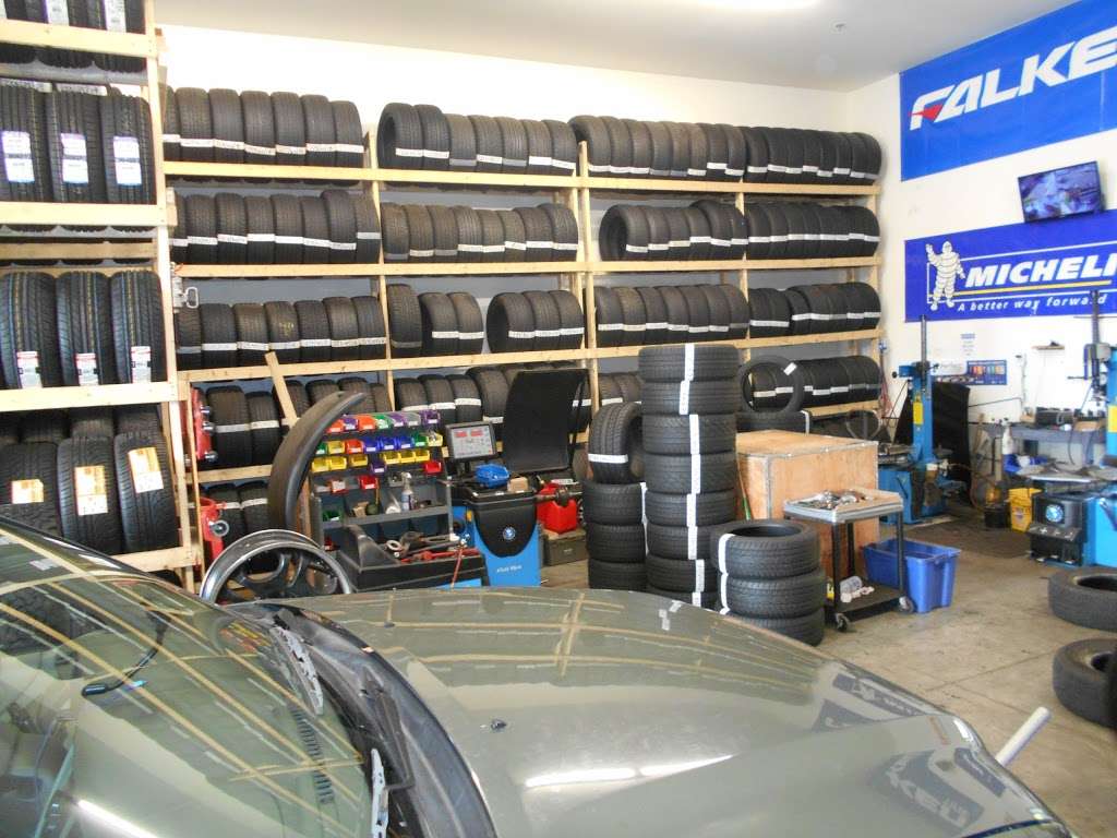 First Class Tire Shop Inc. | Behind Cumberland Farms Gas Station, 320 S Broadway #14, Lawrence, MA 01843, USA | Phone: (978) 208-1179