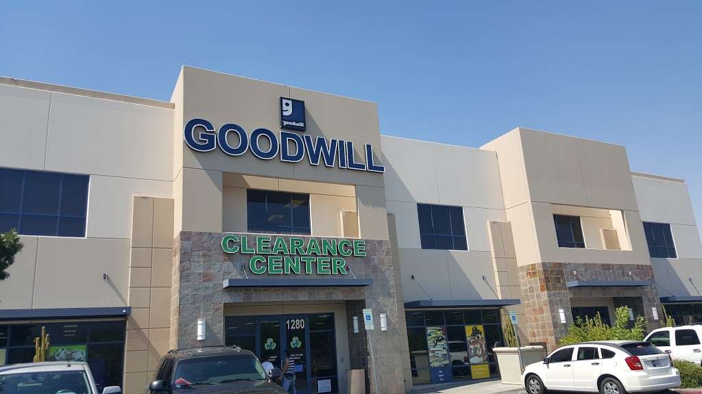 Goodwill Clearance Center and Donation Site | 1280 W Cheyenne Ave, North Las Vegas, NV 89030 | Phone: (702) 214-2008